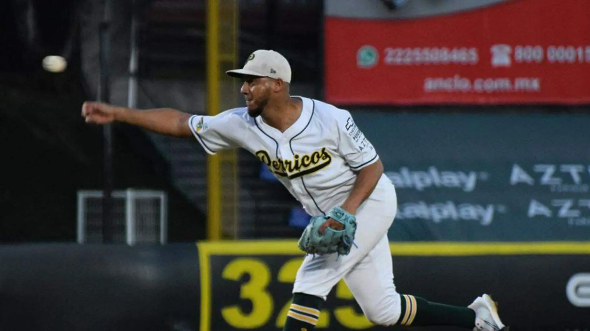 Los Bravos de León aprovecharon a la perfección que Yoimer Camacho no salió en su mejor noche para castigarlo